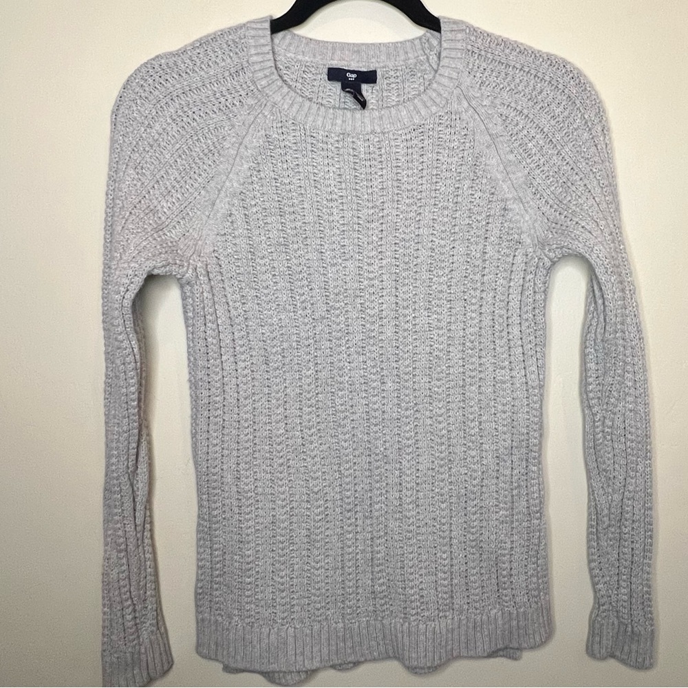 GAP Light Gray Cable‎ Knit Sweater